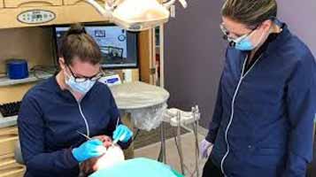 دندانپزشکی در دژکام