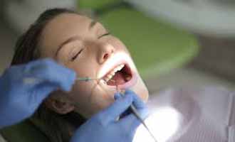 دندانپزشکی در كارزين